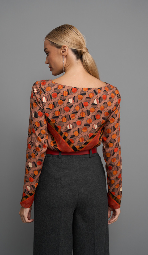 Фото top-zenskij-terrakotovyj-s-printom-5 товара Топ женский терракотовый с принтом.3