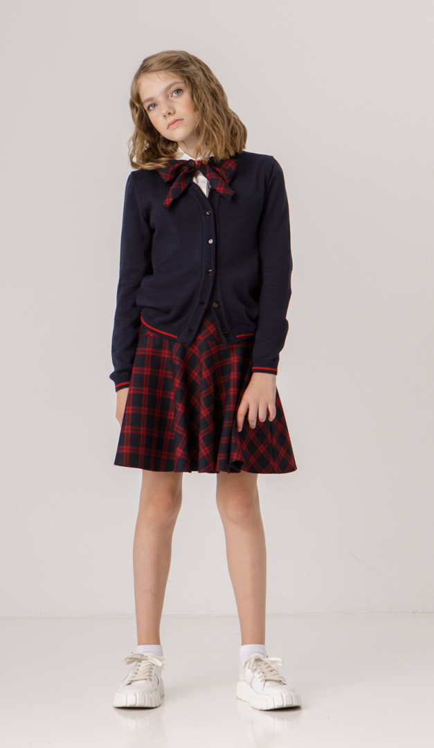 Фото trikotaznaa-kofta-dla-devocki-sinaa-s-krasnym-kant-01 товару Трикотажна кофта для дівчинки синя з червоним кантом0