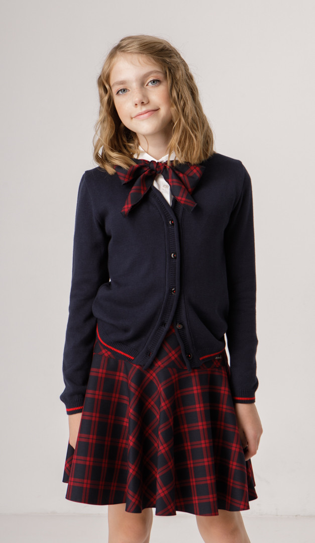 Фото trikotaznaa-kofta-dla-devocki-sinaa-s-krasnym-kant-04 товару Трикотажна кофта для дівчинки синя з червоним кантом0