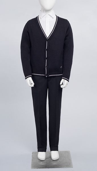 Фото trikotaznaa-kofta-dla-malcika-cernaa-s-serym-kantom-01 товара Трикотажная кофта для мальчика черная с серым кантом Фото trikotaznaa-kofta-dla-malcika-cernaa-s-serym-kantom-01 товара Трикотажная кофта для мальчика черная с серым кантом