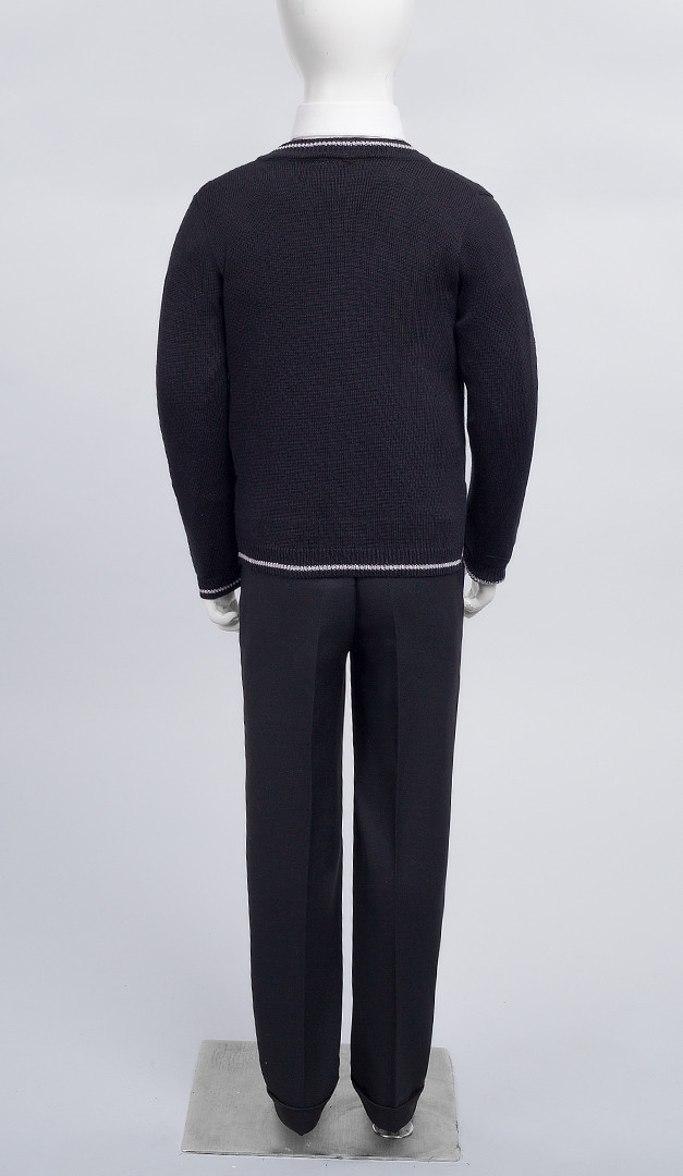 Фото trikotaznaa-kofta-dla-malcika-cernaa-s-serym-kantom-02 товара Трикотажная кофта для мальчика черная с серым кантом0