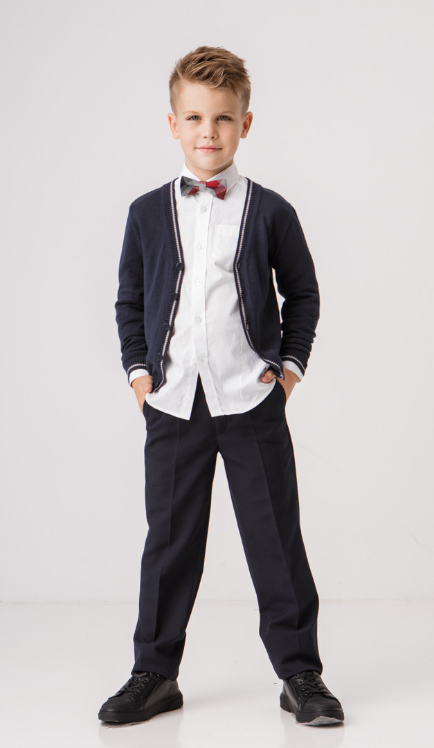 Фото trikotaznaa-kofta-dla-malcika-sinaa-s-serym-kantom-01 товара Трикотажная кофта для мальчика синяя с серым кантом