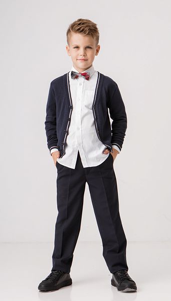 Фото trikotaznaa-kofta-dla-malcika-sinaa-s-serym-kantom-01 товара Трикотажная кофта для мальчика синяя с серым кантом Фото trikotaznaa-kofta-dla-malcika-sinaa-s-serym-kantom-01 товара Трикотажная кофта для мальчика синяя с серым кантом