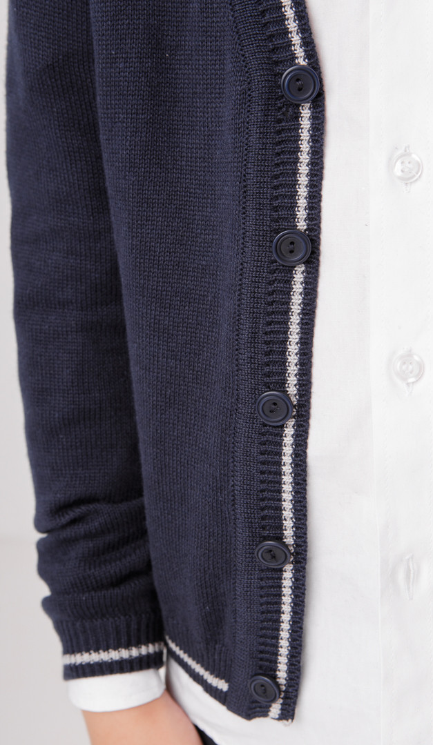 Фото trikotaznaa-kofta-dla-malcika-sinaa-s-serym-kantom-03 товару Трикотажна кофта для хлопчика синя з сірим кантом0