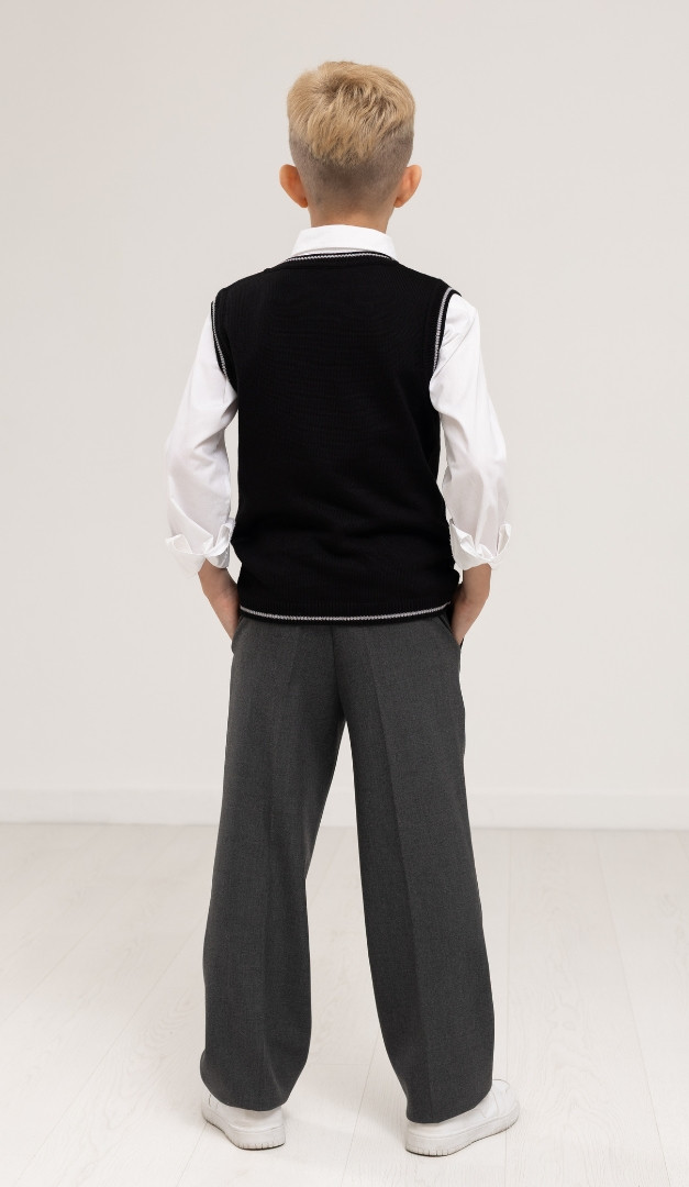 Фото trikotaznyj-zilet-cernyj-s-serym-kantom-6 товару Трикотажний жилет чорний з сірим кантом0