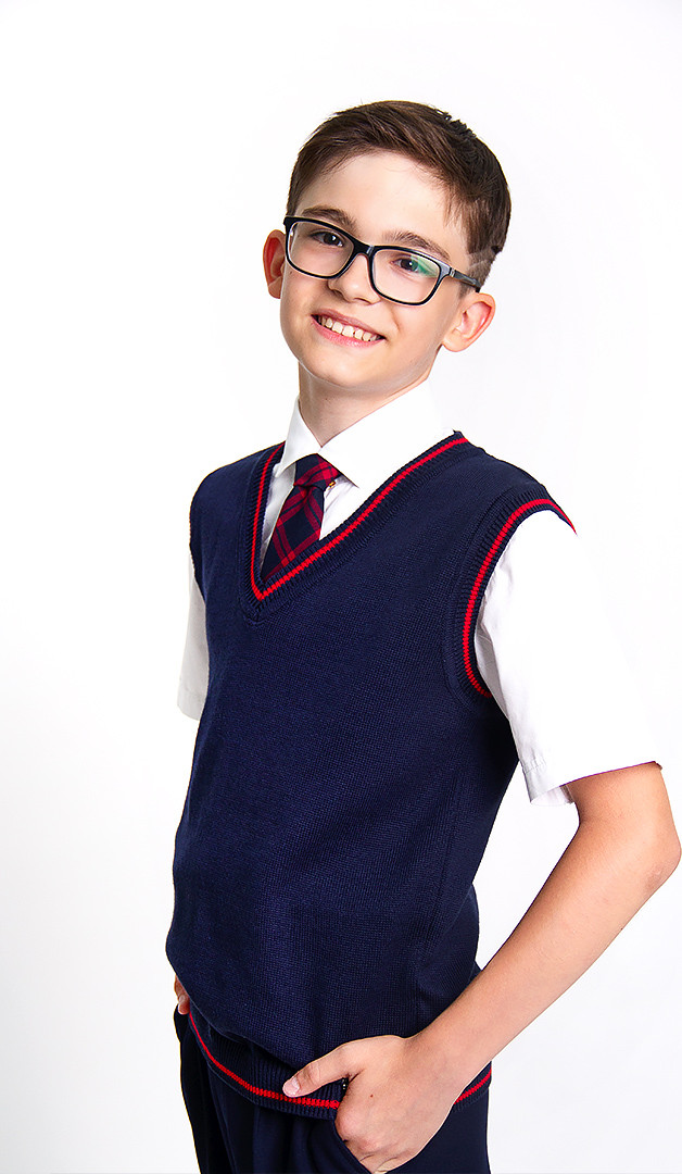 Фото trikotaznyj-zilet-sinij-s-krasnym-kantom-04 товара Трикотажный жилет синий с красным кантом0