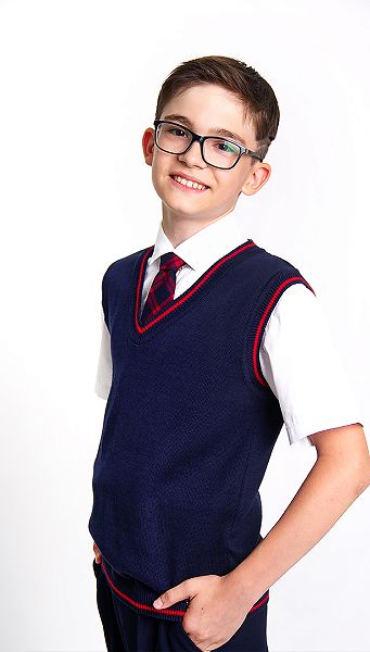 Фото trikotaznyj-zilet-sinij-s-krasnym-kantom-04 товара Трикотажный жилет синий с красным кантом Фото trikotaznyj-zilet-sinij-s-krasnym-kantom-04 товара Трикотажный жилет синий с красным кантом