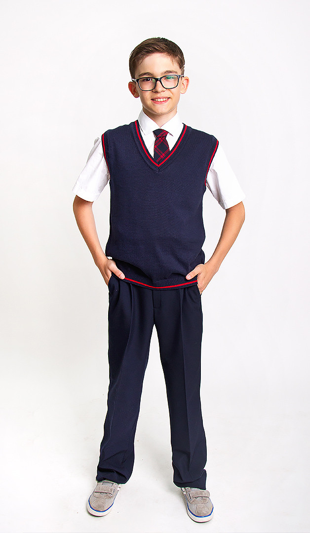 Фото trikotaznyj-zilet-sinij-s-krasnym-kantom-05 товара Трикотажный жилет синий с красным кантом0