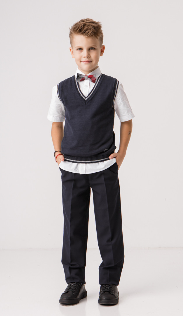 Фото trikotaznyj-zilet-sinij-s-serym-kantom-01 товару Трикотажний жилет синій з сірим кантом0