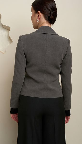 Фото zaket-dvuhbortnyj-seryj-15 товару Жакет двобортний сірий0 Фото zaket-dvuhbortnyj-seryj-15 товару Жакет двобортний сірий0