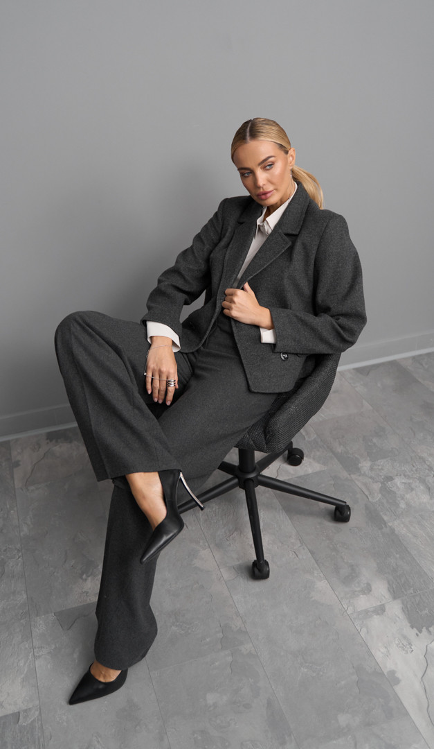 Фото zaket-dvuhbortnyj-teplyj-seryj-06 товару Жакет двобортний теплий сірий0