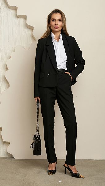 Фото zaket-dvuhbortnyj-ukorocennyj-cernyj-01 товару Жакет двобортний вкорочений чорний0 Фото zaket-dvuhbortnyj-ukorocennyj-cernyj-01 товару Жакет двобортний вкорочений чорний0