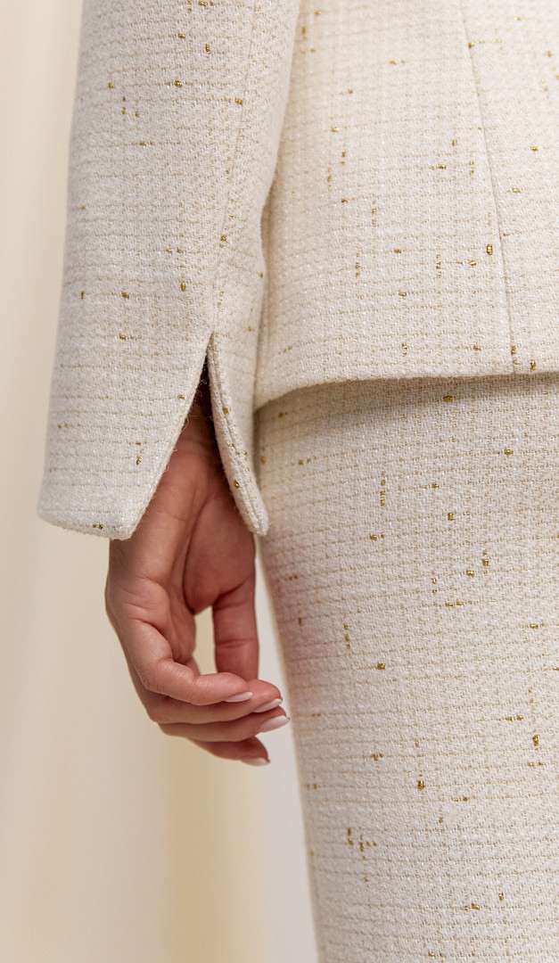 Фото zaket-iz-sersti-molocnyj-07 товара Жакет из шерсти молочный0