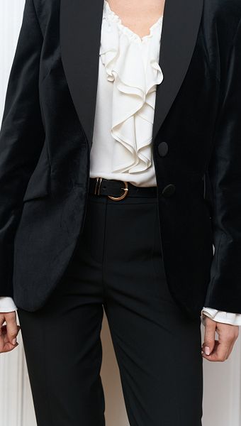 Фото zaket-zenskij-barhatnyj-cernyj-04 товара Жакет женский бархатный черный0 Фото zaket-zenskij-barhatnyj-cernyj-04 товара Жакет женский бархатный черный0