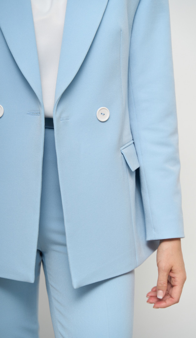 Фото zaket-zenskij-dvubortnyj-goluboj-06 товару Жакет жіночий двобортний блакитний0