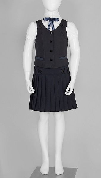 Фото zilet-dla-devocki-s-otdelkoj-11 товару Жилет для дівчинки з оздобленням1 Фото zilet-dla-devocki-s-otdelkoj-11 товару Жилет для дівчинки з оздобленням1