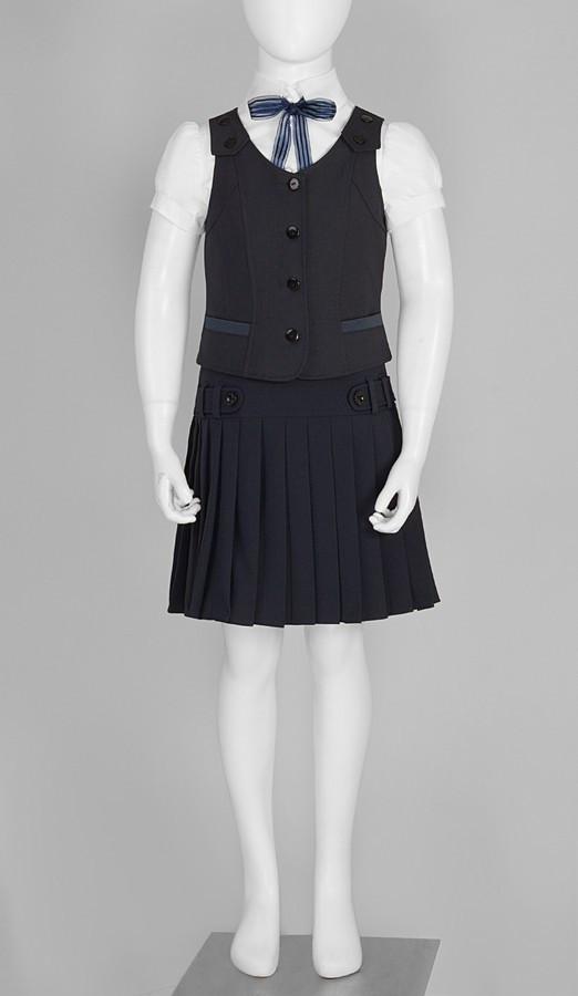 Фото zilet-dla-devocki-s-otdelkoj-11 товару Жилет для дівчинки з оздобленням1