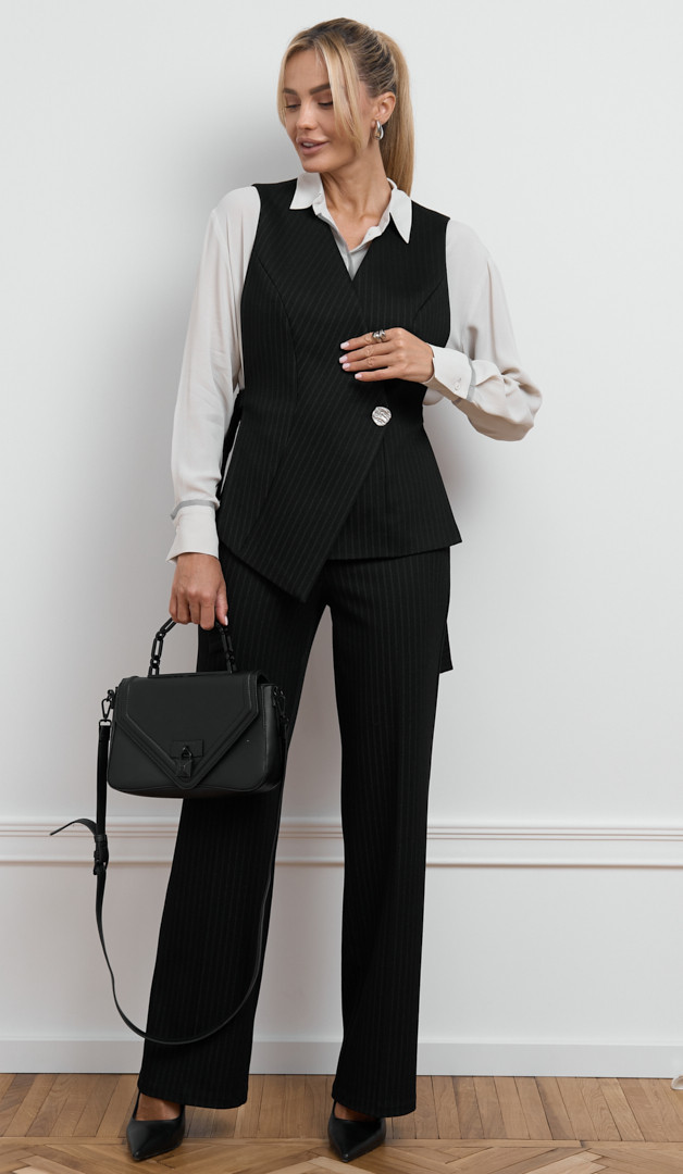 Фото zilet-zenskij-v-polosku-cernyj-02 товара Жилет женский в полоску черный0